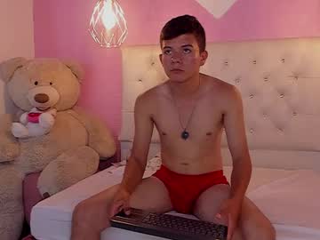 See Andyfame11 online Now @ sex.co.it
