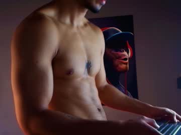 See Axel_stein03 online Now @ sex.co.it