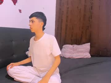 See Axel_sweet18 online Now @ sex.co.it