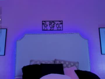 See Charlotte_kisss online Now @ sex.co.it