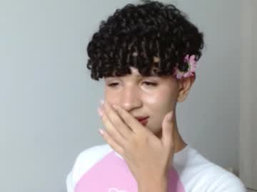 See Cuddly_twinkie online Now @ sex.co.it