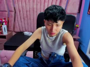 See Im_mathias online Now @ sex.co.it