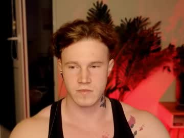 See Kyle_4u online Now @ sex.co.it