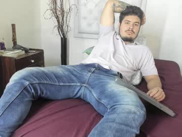 See Narciso_kh online Now @ sex.co.it
