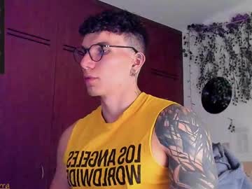 See Thomas_fuckboy online Now @ sex.co.it
