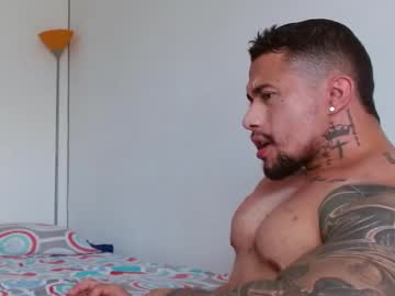 See Zac_colleng07 online Now @ sex.co.it